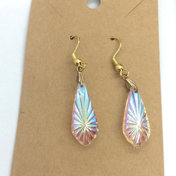 3/$30 VINTAGE EARRINGS PLASTIC DANGLE AB AURORA BOREALIS FLOWER GOLD TONE FAIRY - Picture 5 of 10